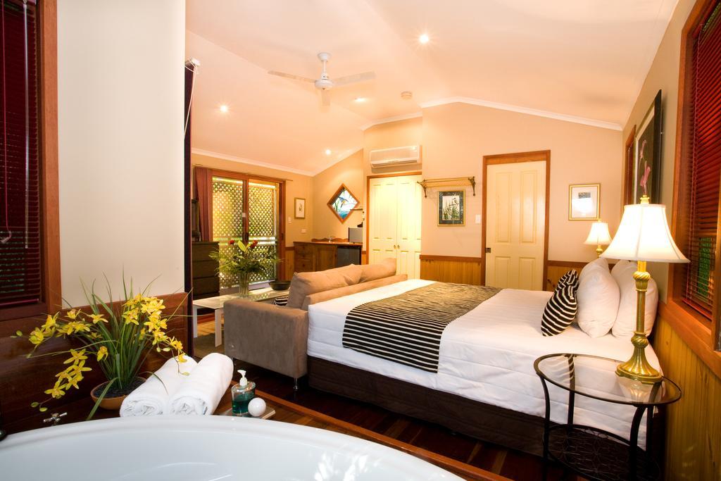 Amore On Buderim Rainforest Cabins Sunshine Coast Exterior photo
