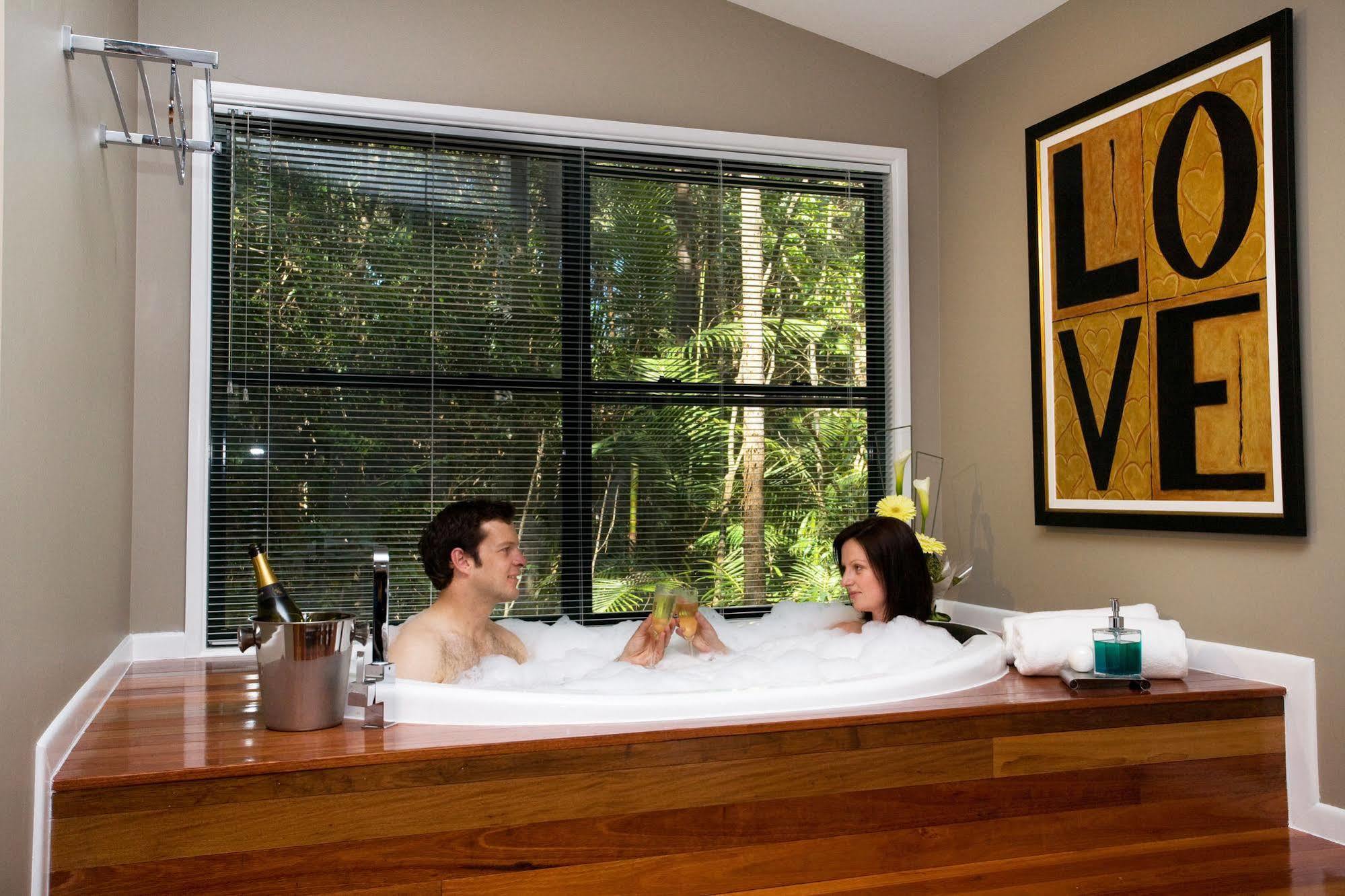 Amore On Buderim Rainforest Cabins Sunshine Coast Exterior photo